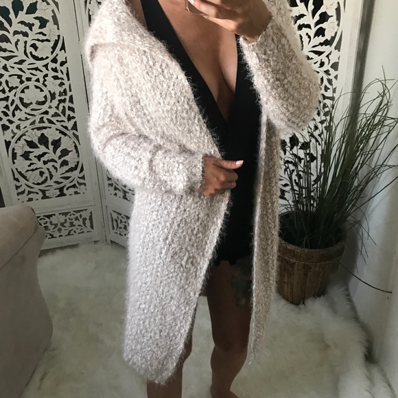 Sweaters - LAST 3️⃣ SHAR Softest Hooded Cardigan Sweater